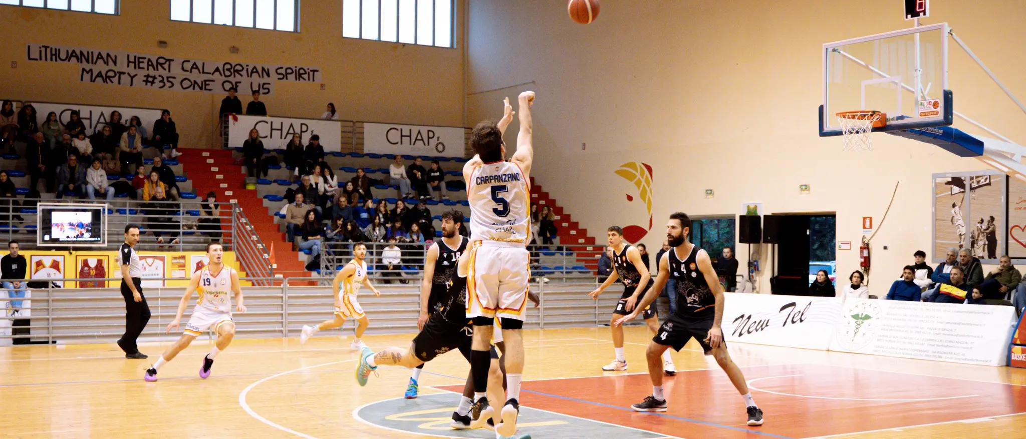Basket, la Viola chiude la prima fase con una sconfitta. Riscatto per Catanzaro e Rende