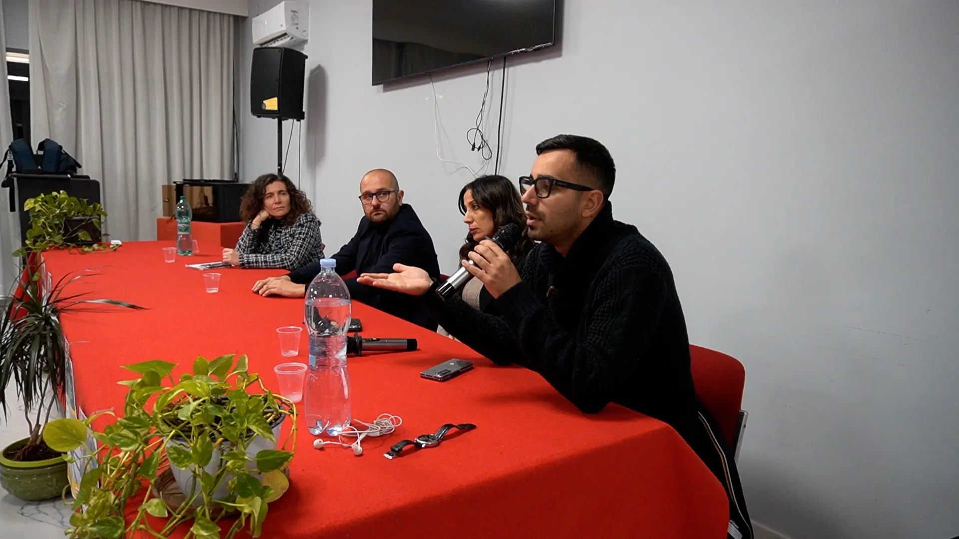 <p>Un momento dell&#39;incontro</p>\\n