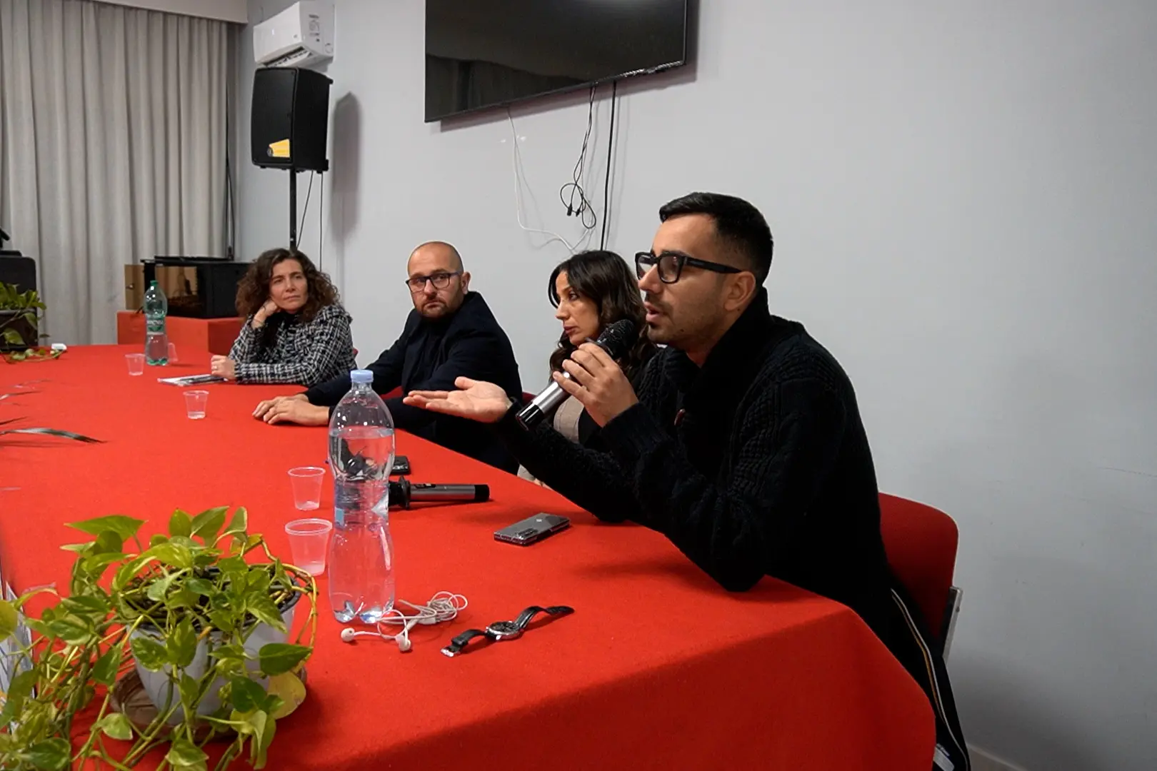 <p>Un momento dell&#39;incontro</p>\\n