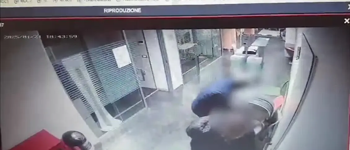 Neonata rapita a Cosenza, i genitori di Sofia diffidano la clinica: «Mai neanche un messaggio di scuse alla madre»\n