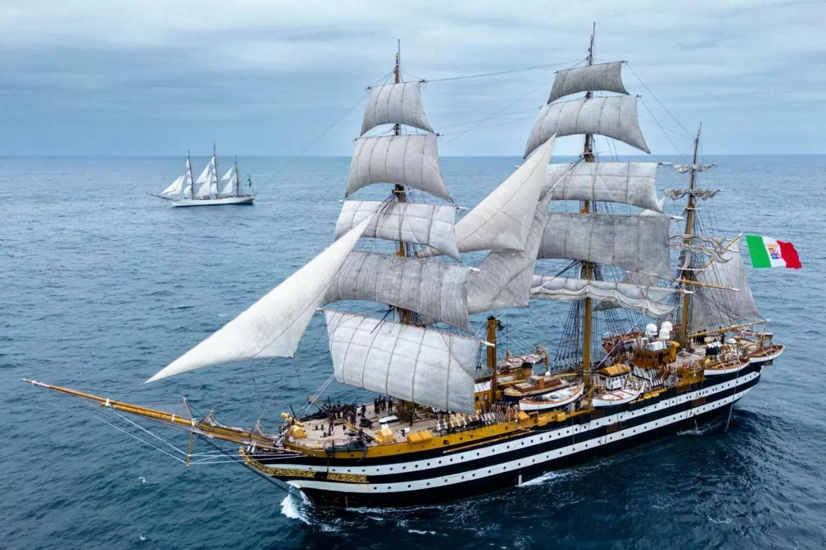 La nave Amerigo Vespucci