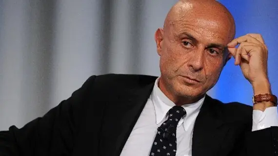 Caso Almasri, l’ex ministro Minniti è \"freddo\" sull'indagine e manda messaggi a Meloni e Pd: «La Libia è strategica...»