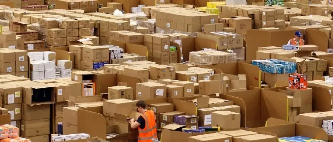 Falsi e dannosi per la salute, arriva la stretta Ue sui pacchi dalla Cina\n