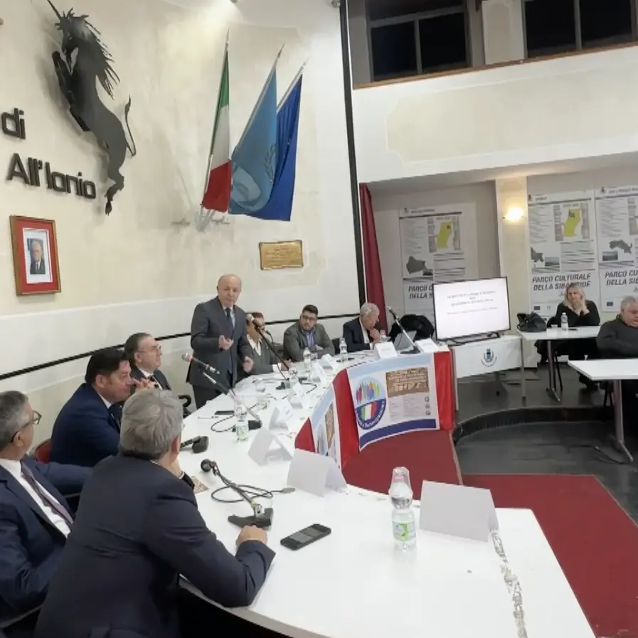 Ripopolare le aree interne: focus a\u00A0Cassano allo Ionio. «Servono incentivi e nuove leggi per far rivivere i centri storici»\n