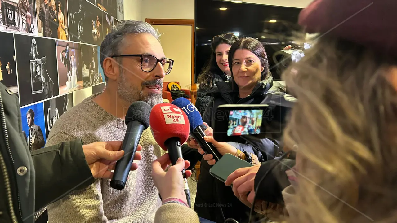 Brunori pronto per il Festival: «A Sanremo porto tutta la famiglia, ci sarà anche mia mamma»