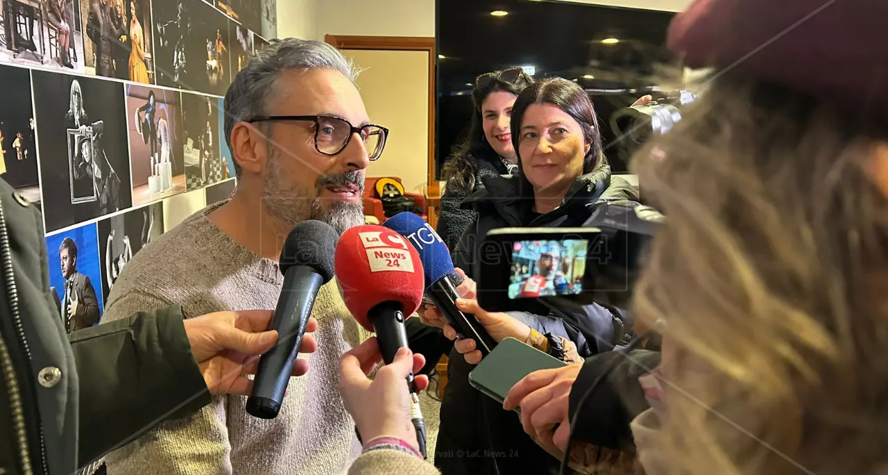 Brunori pronto per il Festival: «A Sanremo porto tutta la famiglia, ci sarà anche mia mamma»\n