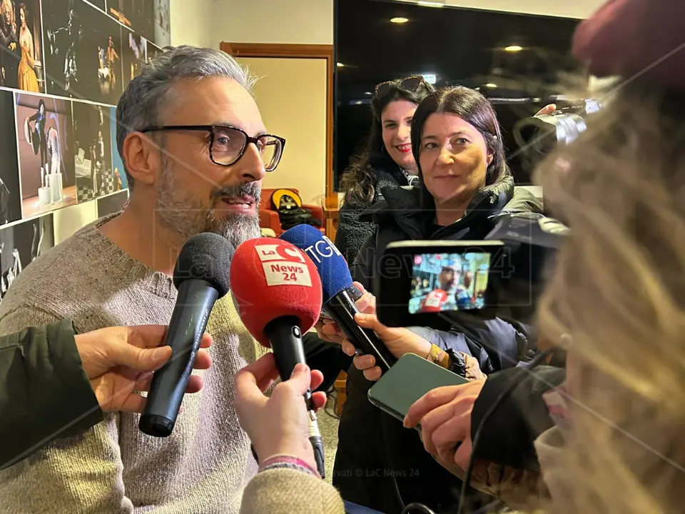 Brunori pronto per il Festival: «A Sanremo porto tutta la famiglia, ci sarà anche mia mamma»