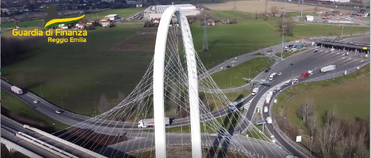 Frode fiscale da oltre 100milioni di euro, scoperta un’associazione a delinquere che operava anche a Crotone: 179 indagati\n