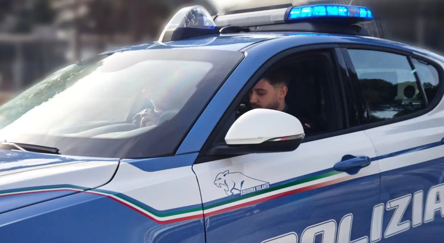 Catanzaro, aggredisce i genitori durante una lite: giovane arrestato per maltrattamenti in famiglia\n