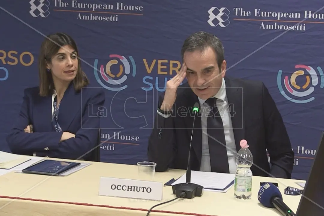 <p>Roberto Occhiuto con Cetti Lauteta</p>\\n