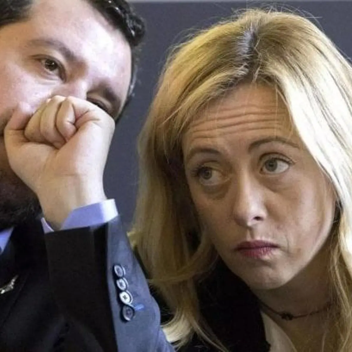 Fratelli coltelli: nelle chat segrete di FdI Salvini è un “bimbominkia” e la Lega un partito “senza onore”\n