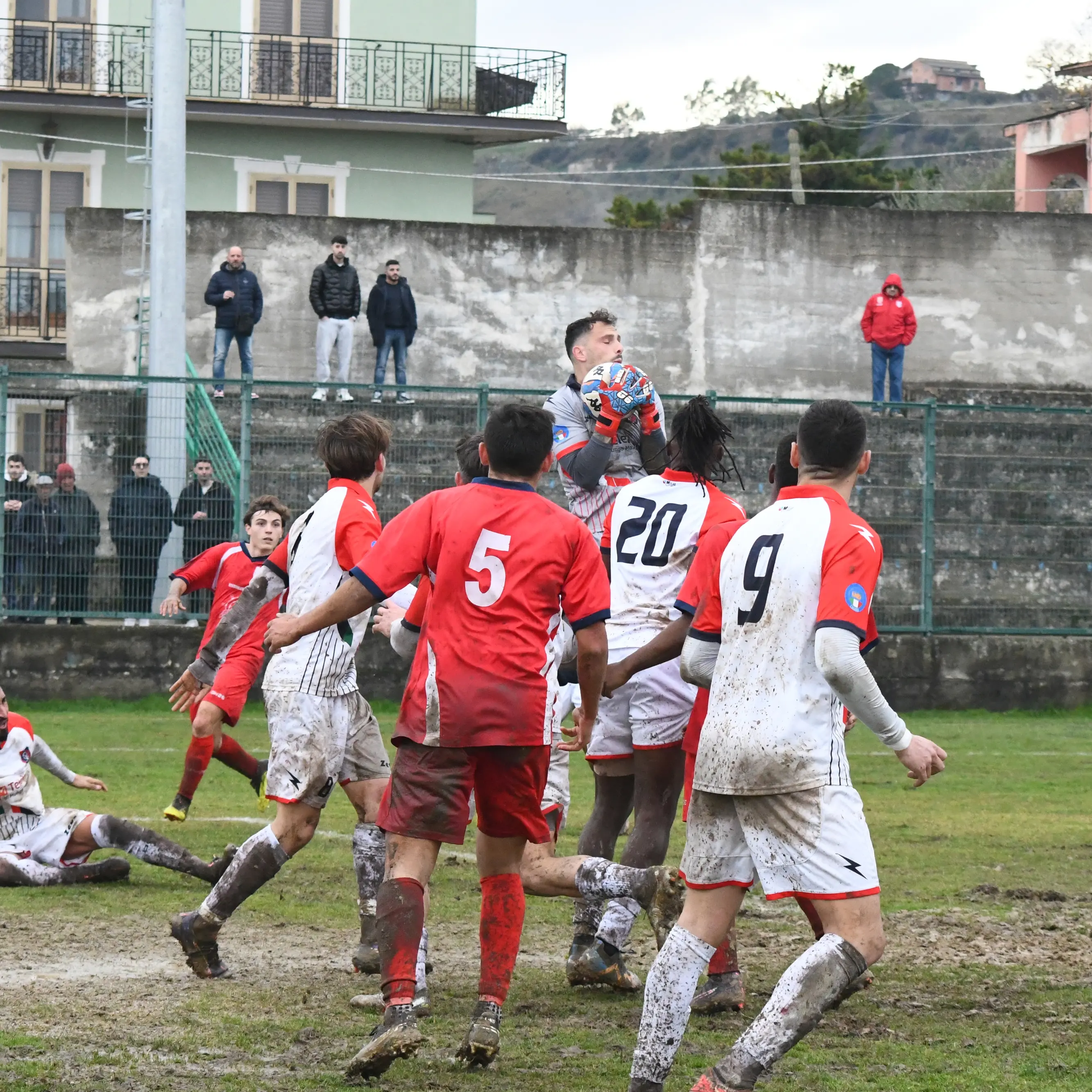 Riflettori puntati su DB Rossoblù Luzzi – Altomonte RC. La capolista Trebisacce ospita la Soccer Montalto