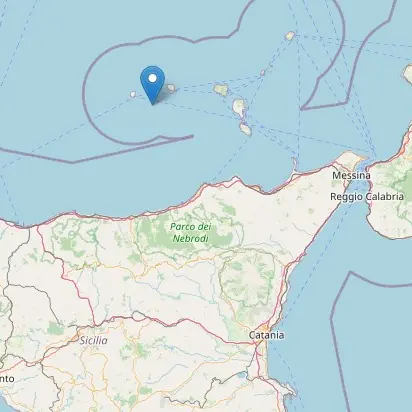 Terremoto di magnitudo 4.8 alle Isole Eolie: gente in strada a Messina, la scossa avvertita anche in Calabria