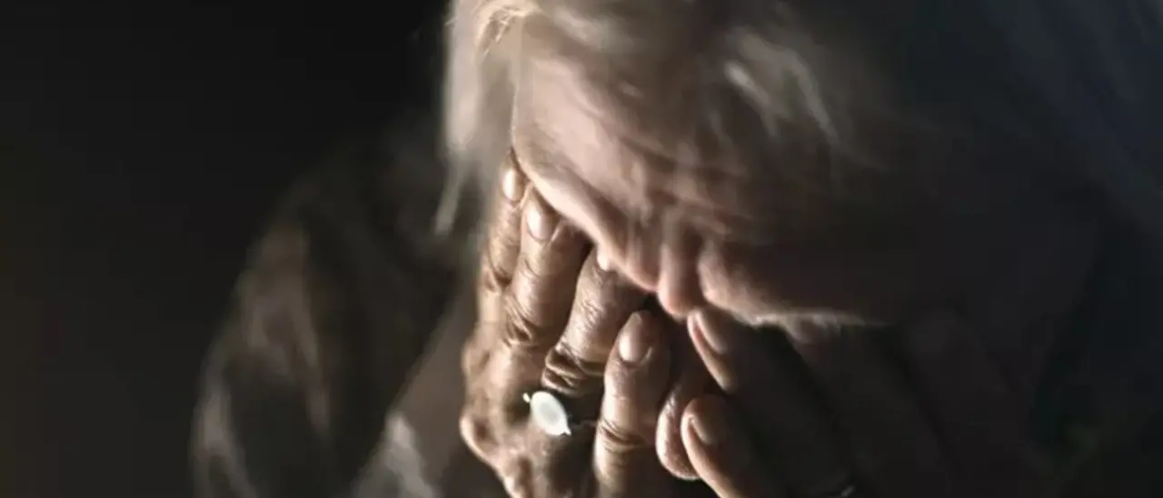 Reggio Calabria, dopo mesi di violenze finisce l’incubo di una 83enne: denunciata e allontanata la sua badante\n