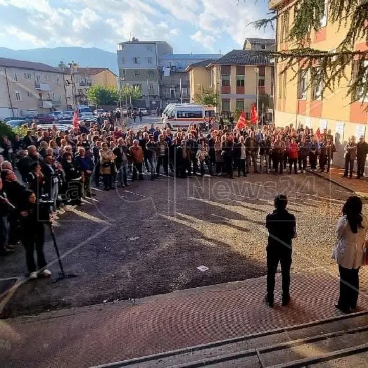 Consiglio comunale aperto a San Giovanni in Fiore, gli strali della Cgil sulla Succurro: «Assise blindata, sembrava una riunione del G8»\n