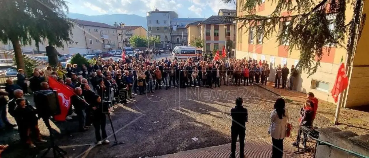 Consiglio comunale aperto a San Giovanni in Fiore, gli strali della Cgil sulla Succurro: «Assise blindata, sembrava una riunione del G8»\n