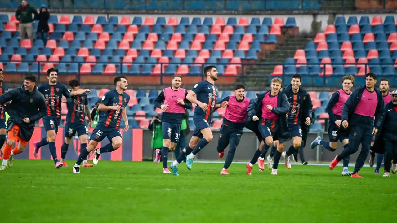 Serie B, Hristov-gol e il Cosenza torna a vincere:\u00A0Carrarese battuta 1-0, i rossoblù si rilanciano\n