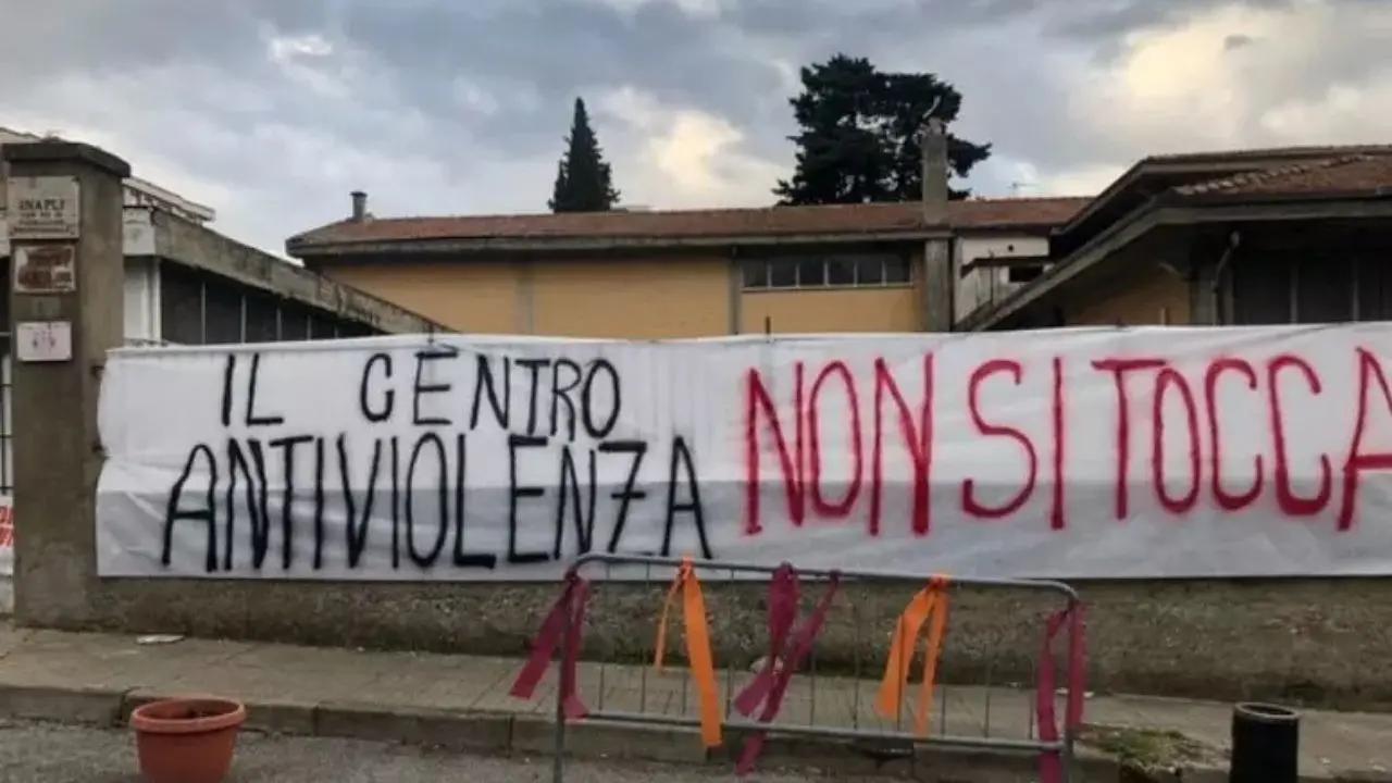 Cosenza, l’annuncio del centro antiviolenza Lanzino: «Siamo costretti a sospendere le attività»