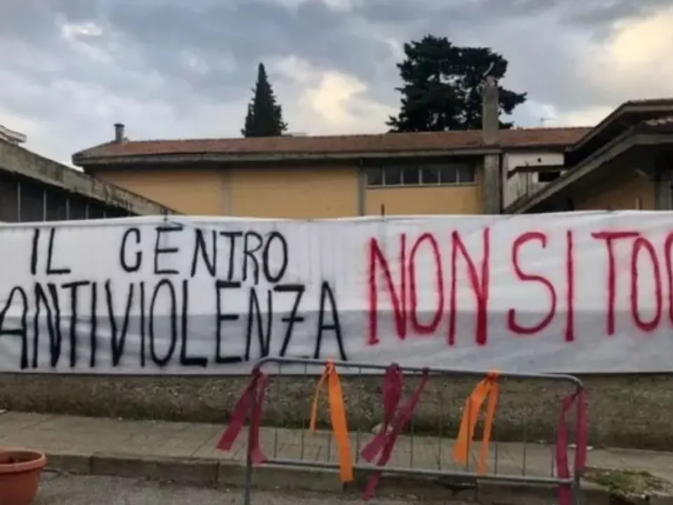 Cosenza, l’annuncio del centro antiviolenza Lanzino: «Siamo costretti a sospendere le attività»