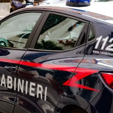 Femminicidio nel Torinese, uccide la moglie a coltellate e tenta di togliersi la vita