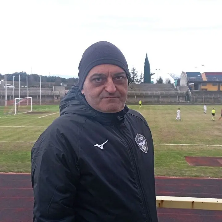 Eccellenza, partita a due facce tra Gioiese e Rossanese. Gli ospiti vincono 5-4. Il presidente viola Martino: «Passo falso»\n\n\n