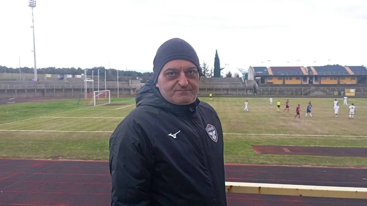 Eccellenza, partita a due facce tra Gioiese e Rossanese. Gli ospiti vincono 5-4. Il presidente viola Martino: «Passo falso»\n\n\n