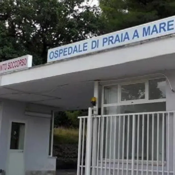 L’odissea dell’ospedale di Praia, ancora in attesa di una vera riapertura. E Tavernise interroga Occhiuto