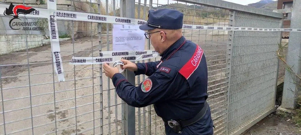 Scalea, sequestrato il Centro comunale di raccolta rifiuti: all’interno anche scarti speciali pericolosi