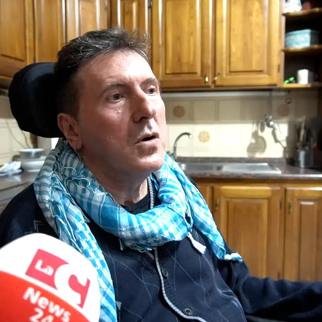 Solo e in carrozzina a Cetraro, il garante\u00A0delle persone con disabilità: «Leonardo ha bisogno di assistenza, chiederò un sollecito»