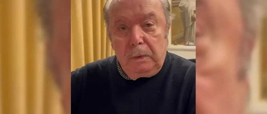 All’ospedale di Praia i quadri benedetti dal Papa, il videomessaggio a sorpresa di Lino Banfi: «È come se fossi lì con voi»