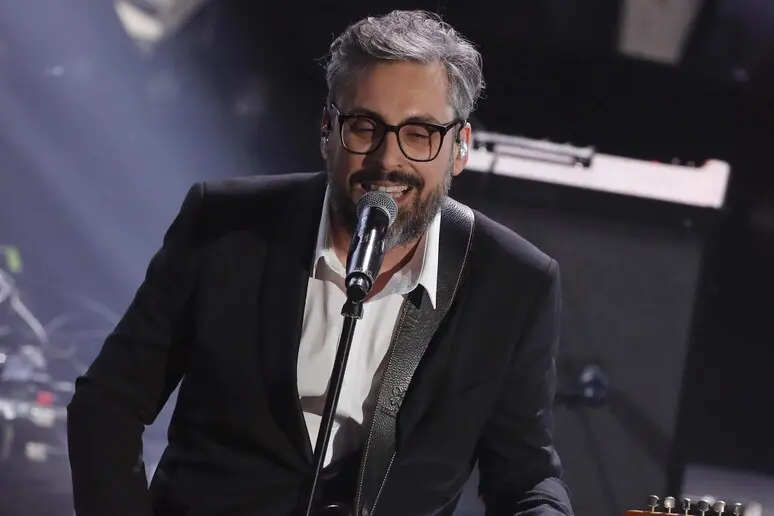 Sanremo 2025, anche i bookmaker scommettono su Brunori: quote da top 5 per la prima serata