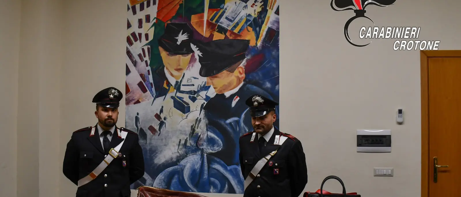 Compra un appartamento con centinaia di migliaia di euro sottratti a tre Comuni del Crotonese: scatta il sequestro