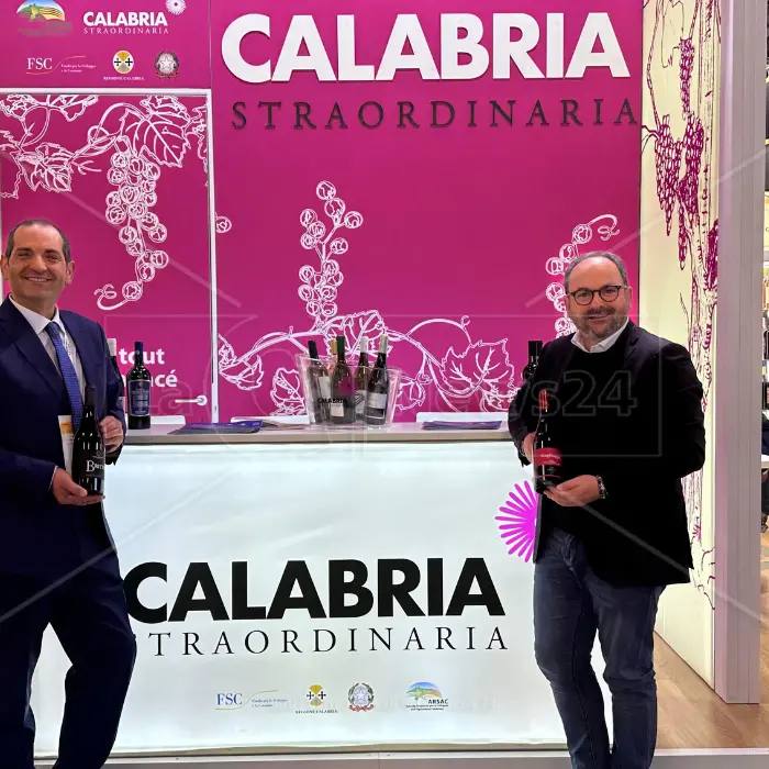 I vini calabresi protagonisti del grande evento a Parigi: «Orgogliosi di rappresentare la nostra regione»\n