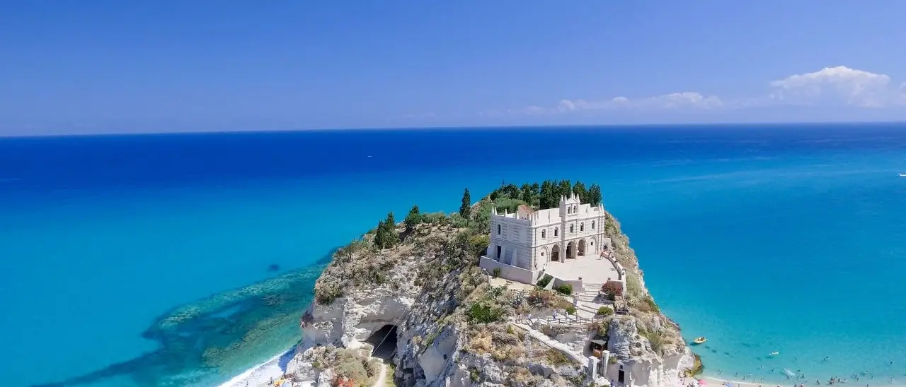 Tropea, progetto turistico da 70mila euro valutato e acquistato in un solo giorno senza gara\n