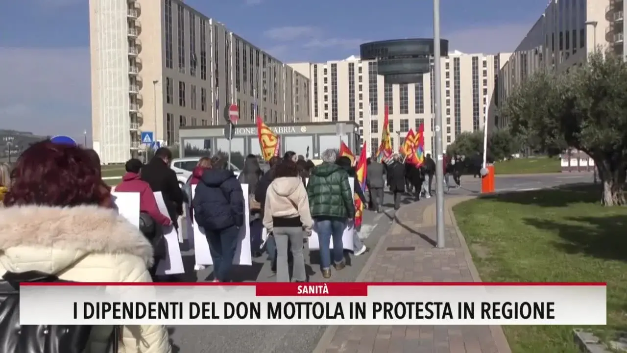 I dipendenti del Don Mottola in protesta in Regione