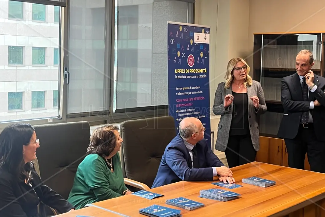 <p>La presentazione presso la biblioteca Lilia Gaeta del tribunale di Reggio, al Cedir</p>\\n