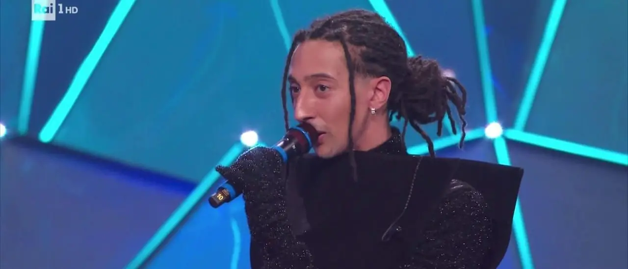 Sanremo, Ghali ironizza sul duetto di Noa e Mira Awad: «Ditemi che è uno scherzo»