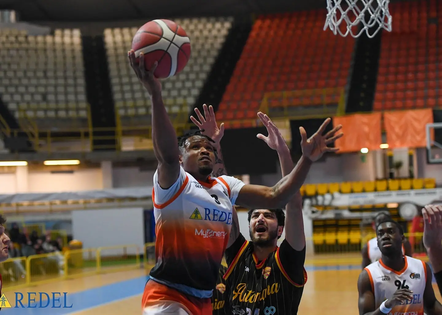 Basket Calabria, sale l’attesa per la Viola Reggio: i nero-arancio pronti per l’inizio del Play In Gold