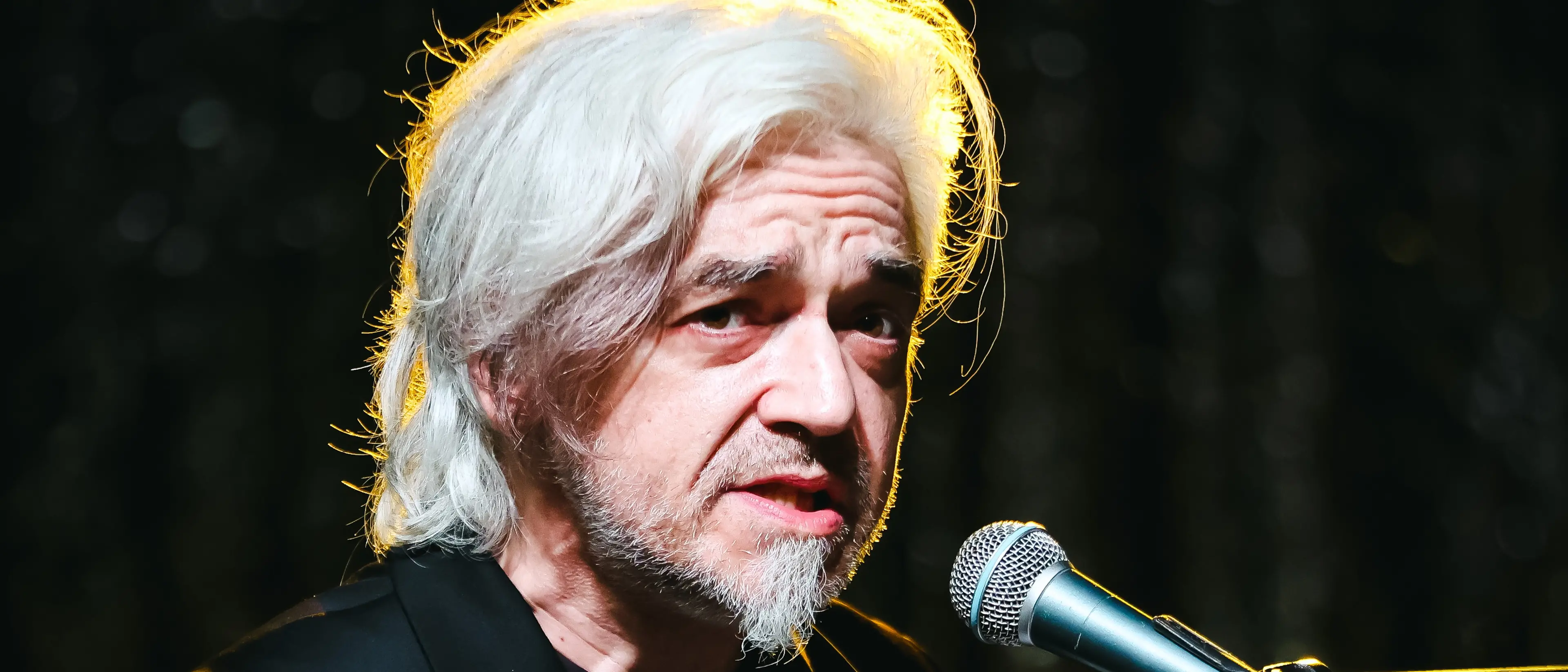 Sanremo 2025, Morgan all’attacco: «Le canzoni? Una più orrenda dell’altra. Mia figlia in confronto è Stockhausen»\n