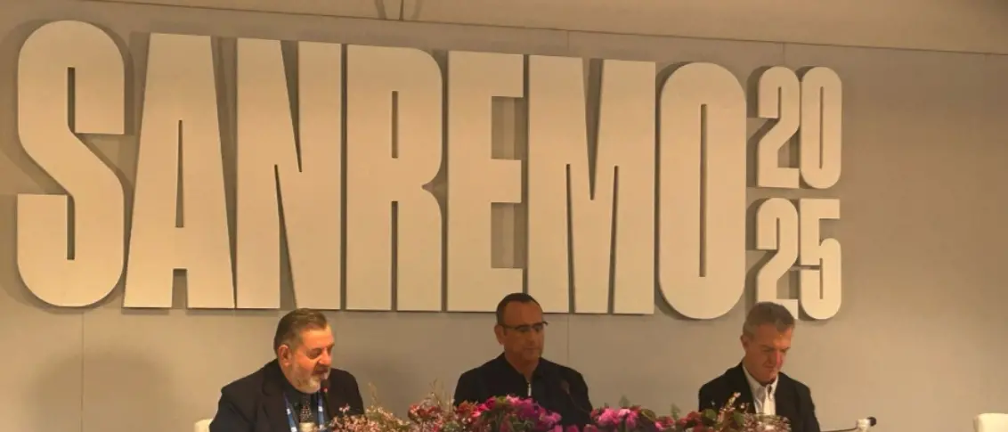 Sanremo, polemiche per i voti della sala stampa: ecco i cambiamenti nel regolamento che depotenziano i giornalisti\n