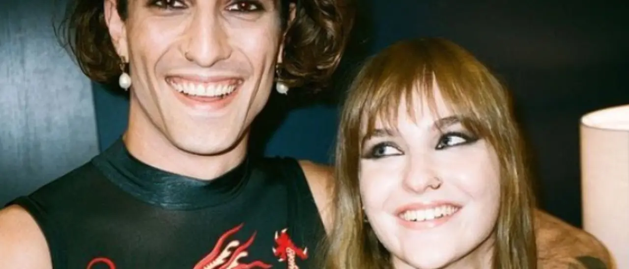 Sanremo 2025, Victoria De Angelis sul palco con i Duran Duran: un omaggio rock tra applausi e tensioni