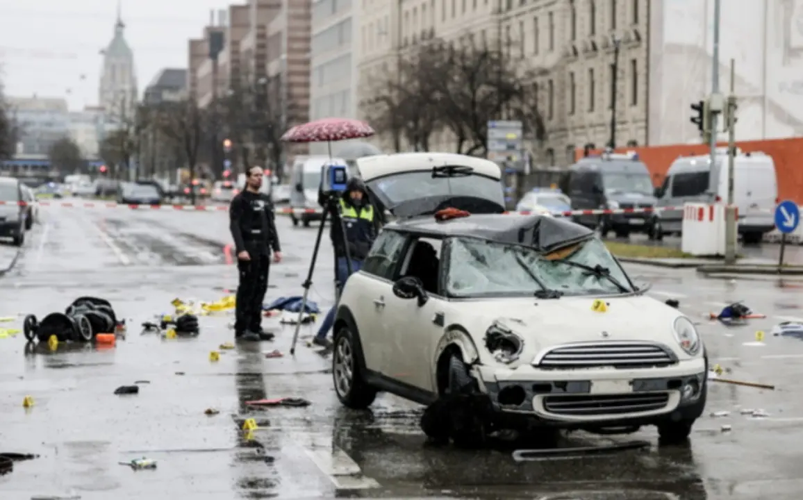 Auto contro la folla in Germania, l’attentatore fermato è un 24enne sbarcato in Calabria qualche anno fa\n