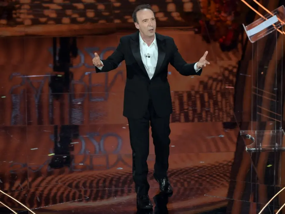 Il gran ritorno di Benigni a Sanremo: regalerà al pubblico dell’Ariston una delle sue celebri performance