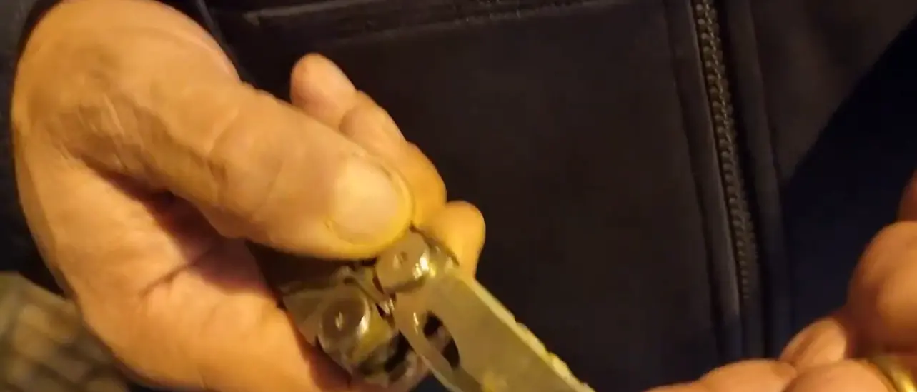 Sanremo 2025, infiltrato con un coltello nella zona rossa: Striscia smaschera la sicurezza del Festival