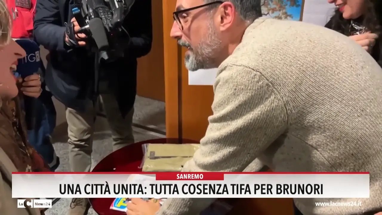 Una città unita: tutta Cosenza tifa per Brunori