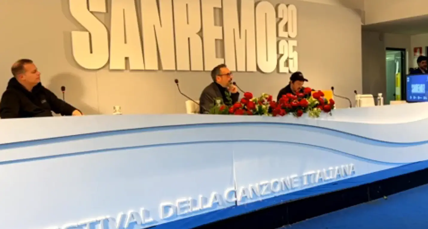 Con “L’albero delle noci” ha stregato tutti a Sanremo: Brunori Sas in conferenza stampa – IL VIDEO