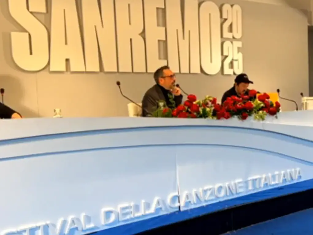 Con “L’albero delle noci” ha stregato tutti a Sanremo: Brunori Sas in conferenza stampa – IL VIDEO