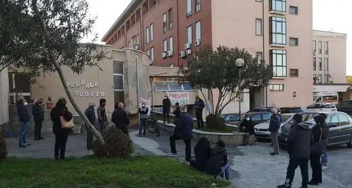 Ospedale di Cariati, per Straface è «aperto e funzionante». Le Lampare: «Noi vogliamo parlare a Occhiuto»