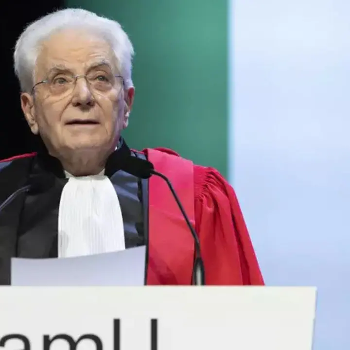 Mosca contro Mattarella: «Invenzioni blasfeme sulla Russia». Il Quirinale: «Il capo dello Stato è sereno»\n