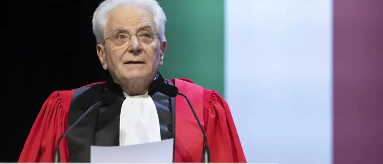 Mosca contro Mattarella: «Invenzioni blasfeme sulla Russia». Il Quirinale: «Il capo dello Stato è sereno»\n